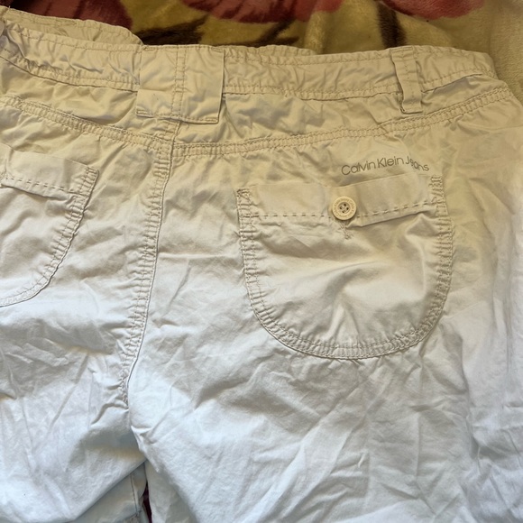 Calvin Klein Pants - Calvin Klein wrinkly cotton material shorts  size 16